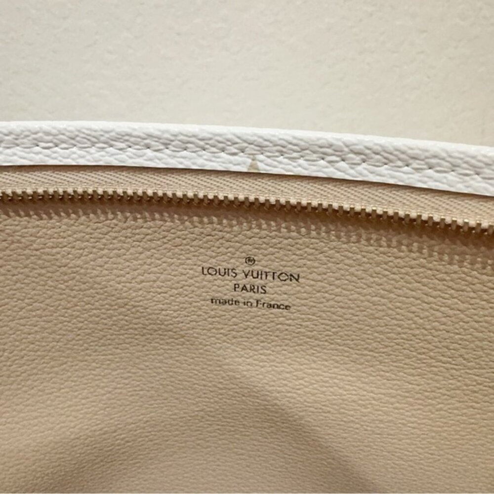 Authentic Louis Vuitton Toiletry Pouch 26 Monogram Giant Khaki Green White - Picture 3 of 16
